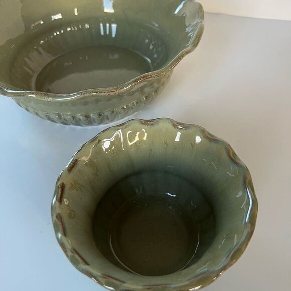 Ceramic Serving Bowl Fluted Scalloped Edge With Matching Dipping Bowl - Picture 3 of 11